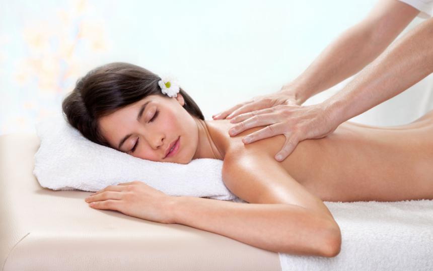 Good Spa Guide  What is Lomi lomi Massage?